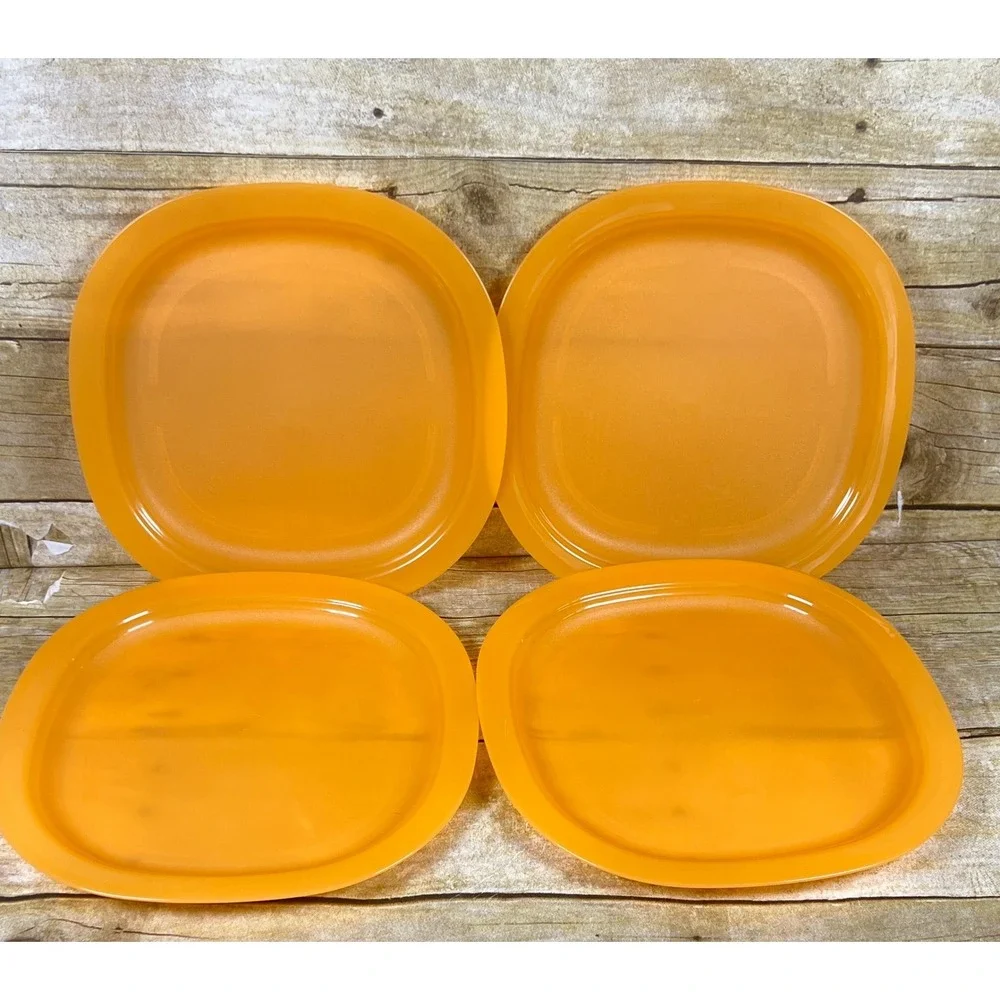NEW Tupperware Microwave Reheatable Luncheon Plates Orange  9.5 inch Set of 4